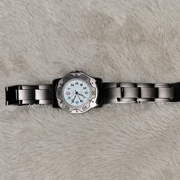 Titan Watch New - Picture 1 of 7